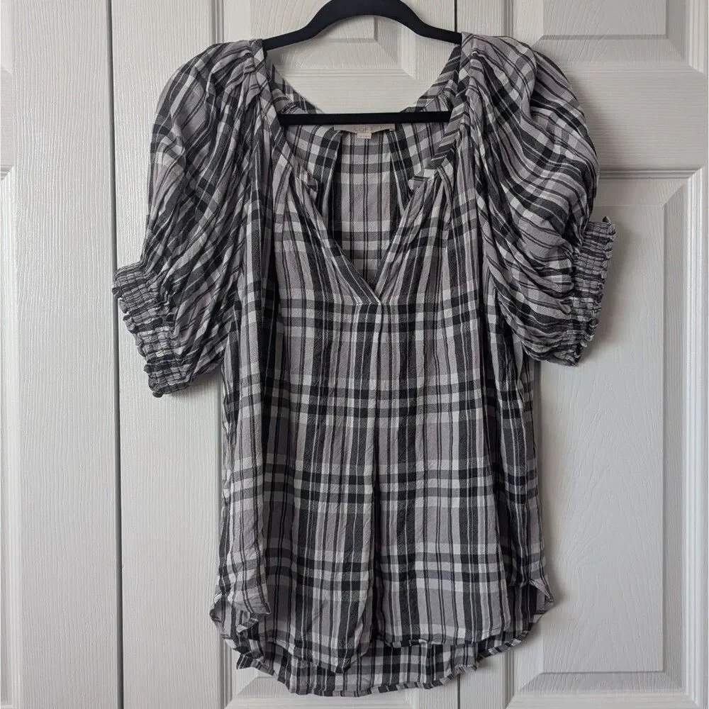 LOFT Puff Sleeve Split Neck Plaid Blouse Top Size Medium Soft Lightweight Casual